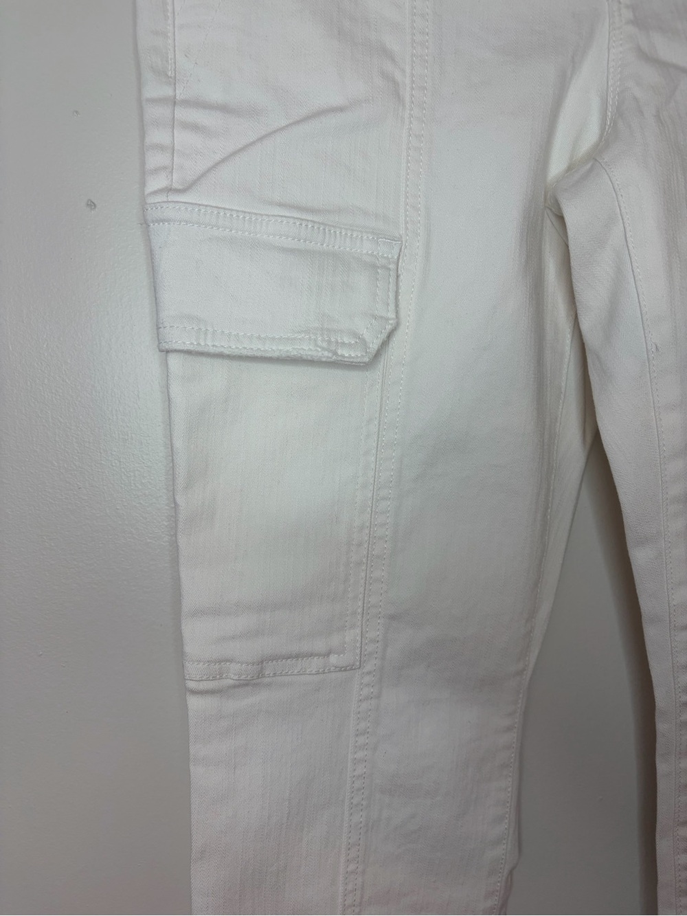 NWT Sofia Vergara Marisol White Bootcut Cargo Jeans 6 - Picture 3 of 9